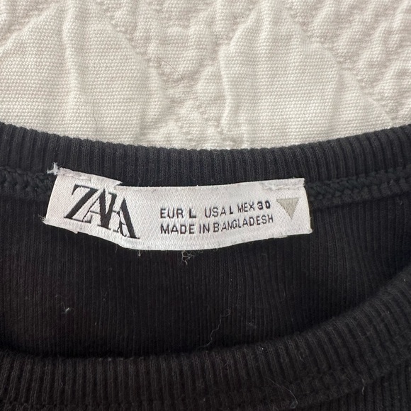 Zara Tank Tops - Picture 3 of 3